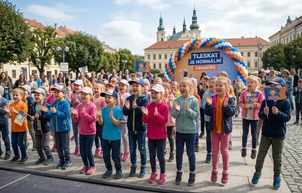 Kroměříž spustila kampaň ‚Tleskat je normální‘ pro děti